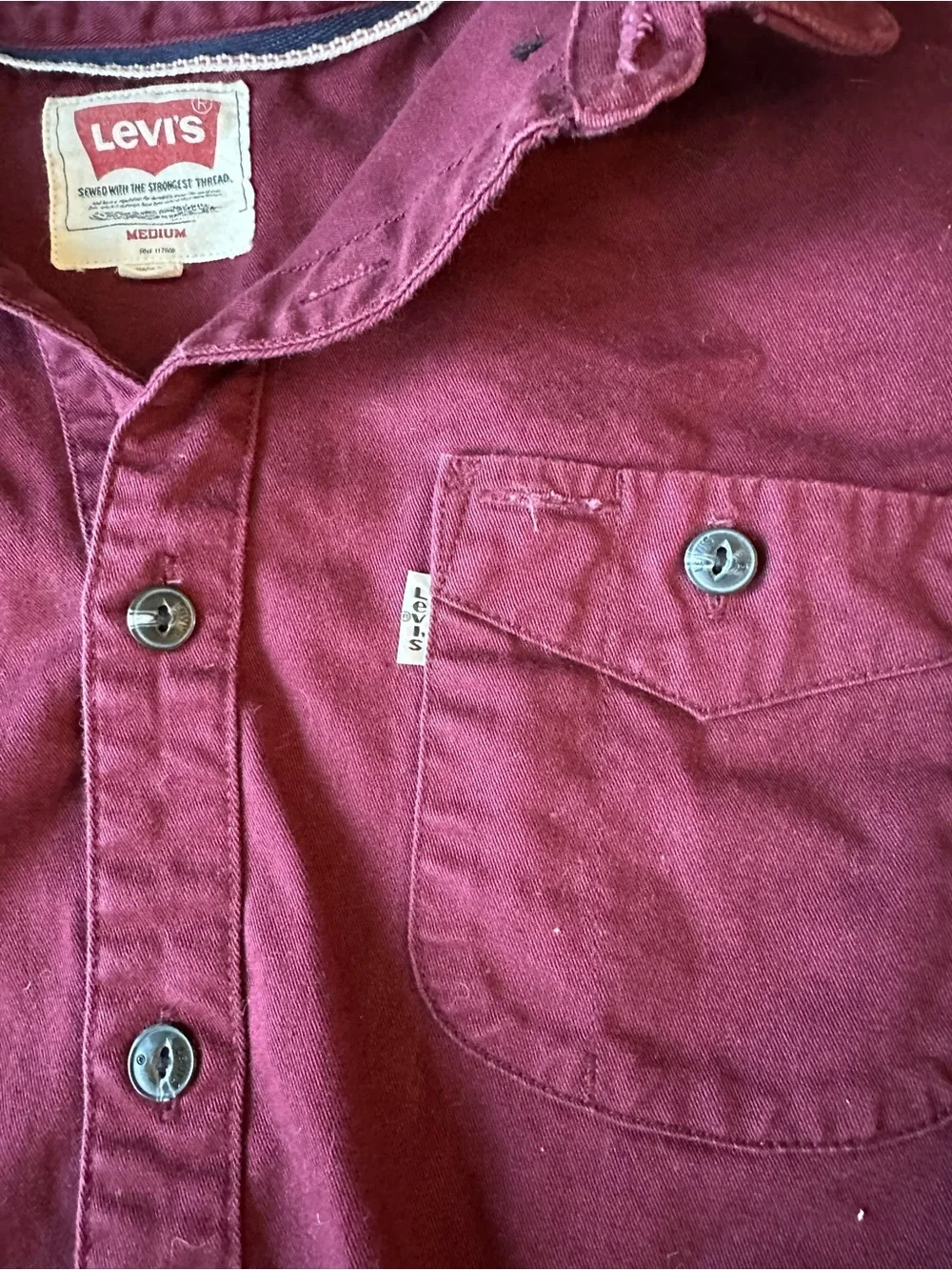 Levi's Classic Button-Down Shirt in Burgundy Mens Medium